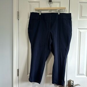 EUC Lane Bryant Allie Navy Blue Capri/Crop- Size 18 - 95% Cotton 5% Spandex
